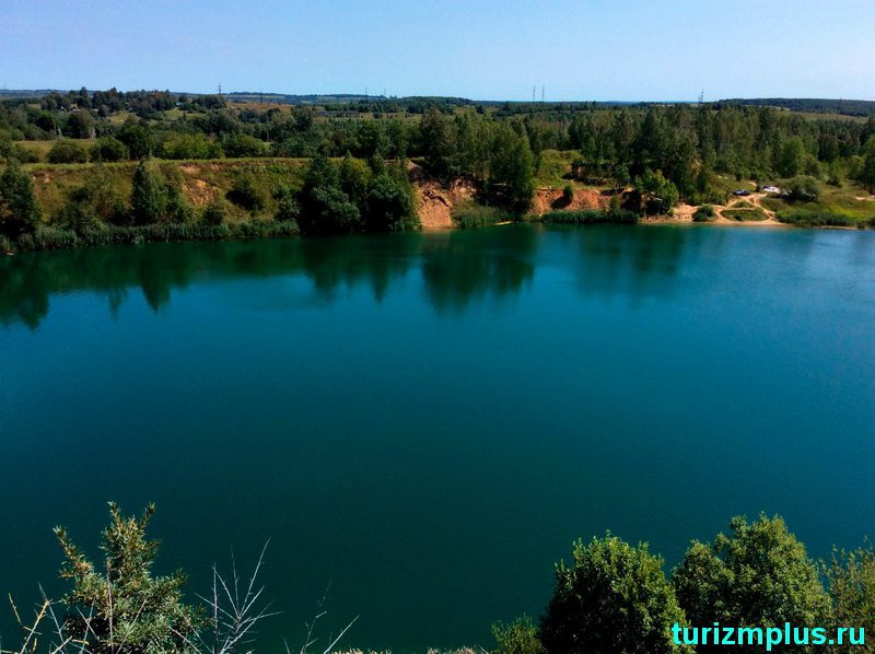 Излюбленным местом горожан является озеро Голубое в селе Пригорском под Смоленском – водоем с изумительно чистой водой, образовавшийся на месте карьера