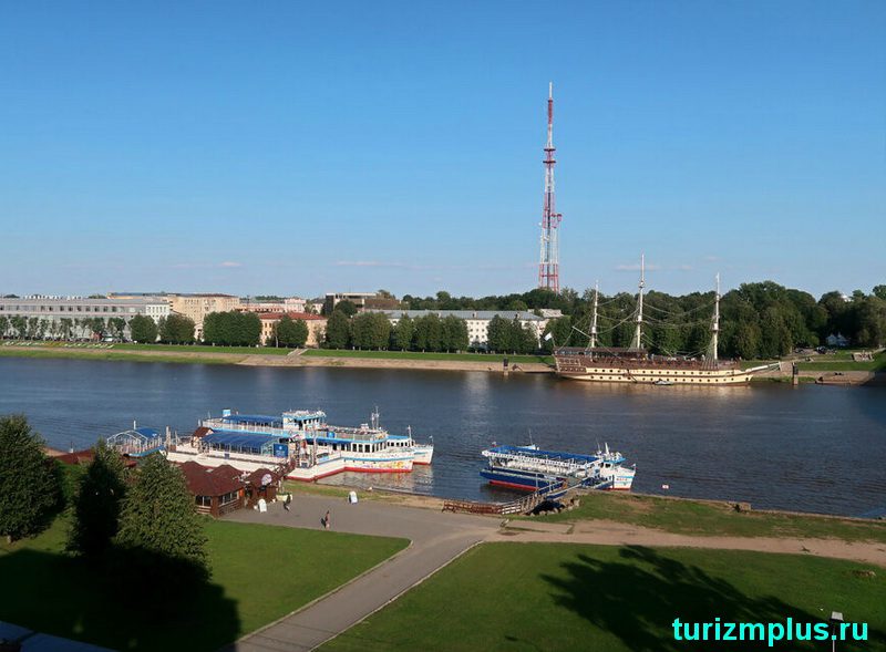 С 2019 года в Великом Новгороде возобновились речные круизы и прогулки на речных трамваях 